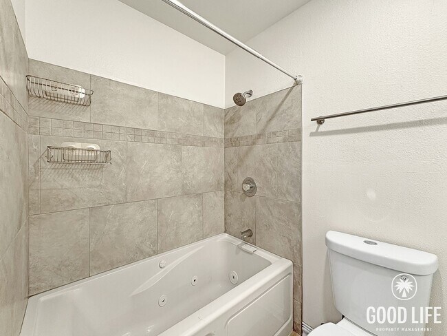 Building Photo - SD: Cozy 1BD/1BA Condo in Spring Valley with Reserved Parking, Private Patio & W/D