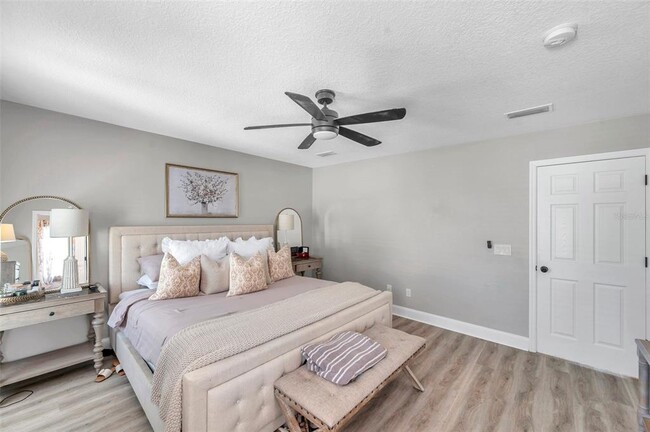 Building Photo - 456 Bayou-Village Dr