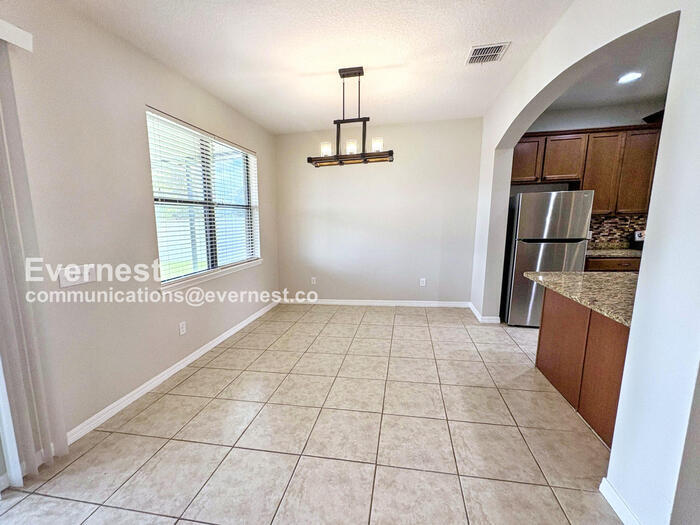 Building Photo - 2318 Sebago Dr