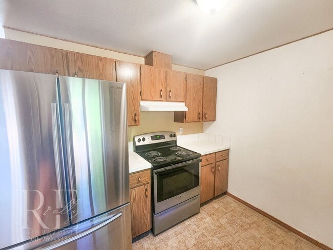 Building Photo - MILITARY DISCOUNT - $75/MO OFF!!