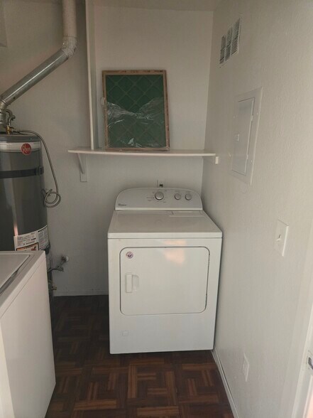 Building Photo - 4659 Krissylouise Way