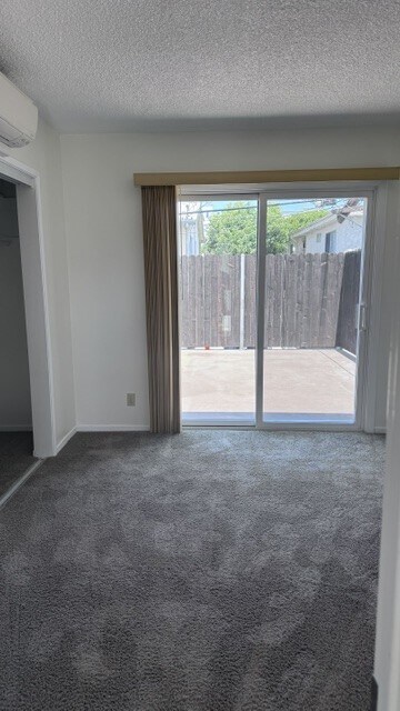 Second bedroom patio door - 11983 Walnut Ln