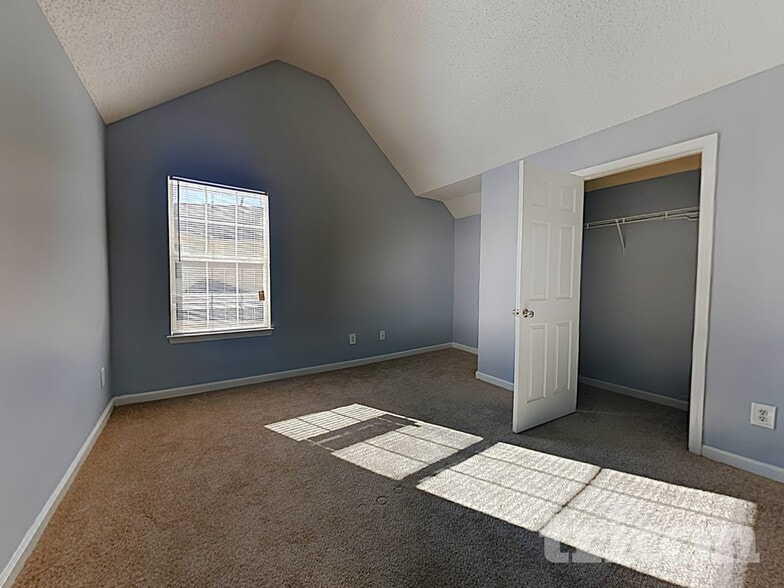 Building Photo - 2372 Creel Rd