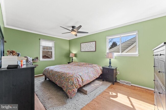 Building Photo - 268 Maple Ave