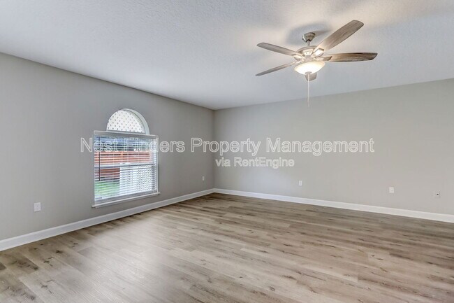 Building Photo - 172 King Arthur Ct