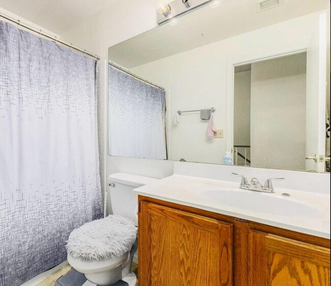 Building Photo - 500 N Roosevelt Ave