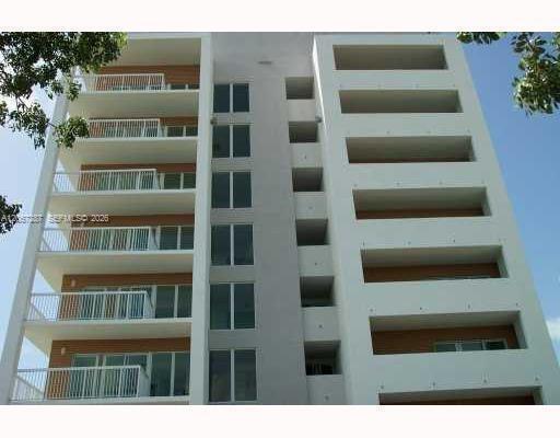 Building Photo - 2740 SW 28th Terrace