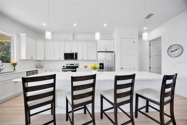 Building Photo - 6146 Grandeur St