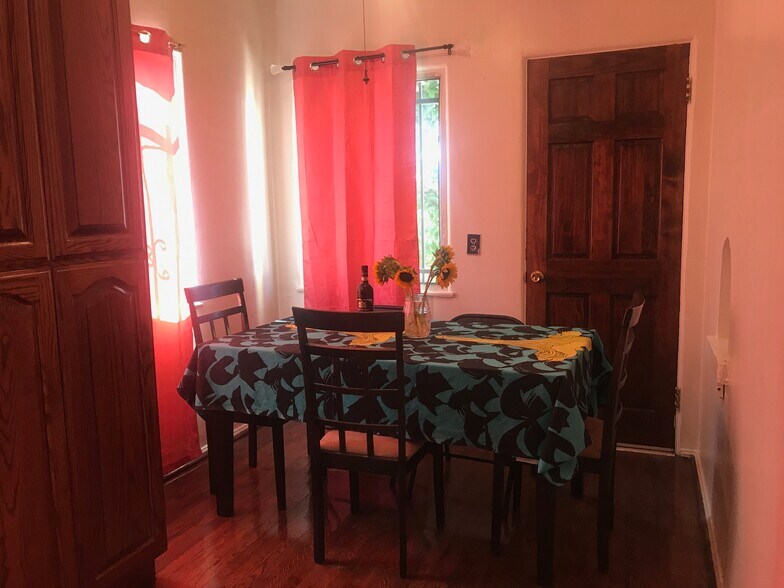dinning room - 1232 Browning Blvd