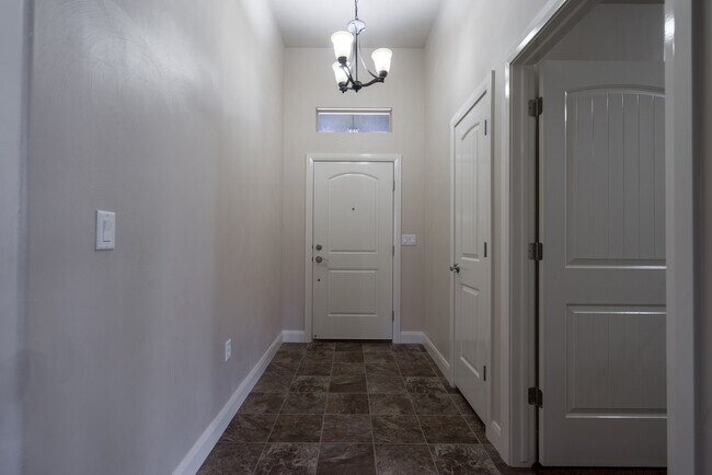 Building Photo - 986 Camel Springs Dr