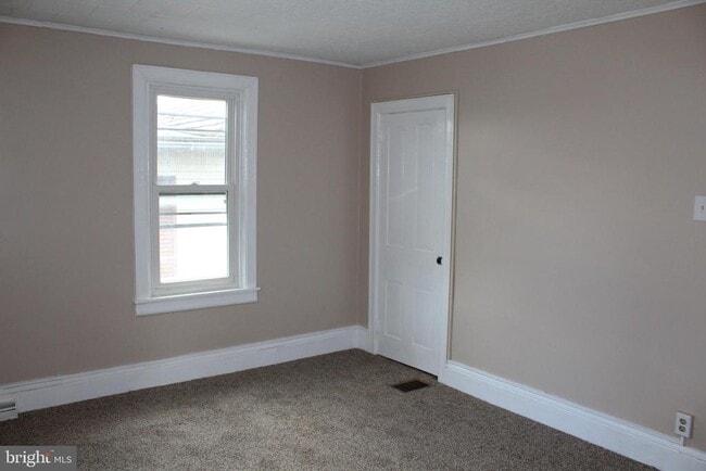 Building Photo - 23 W 2nd St