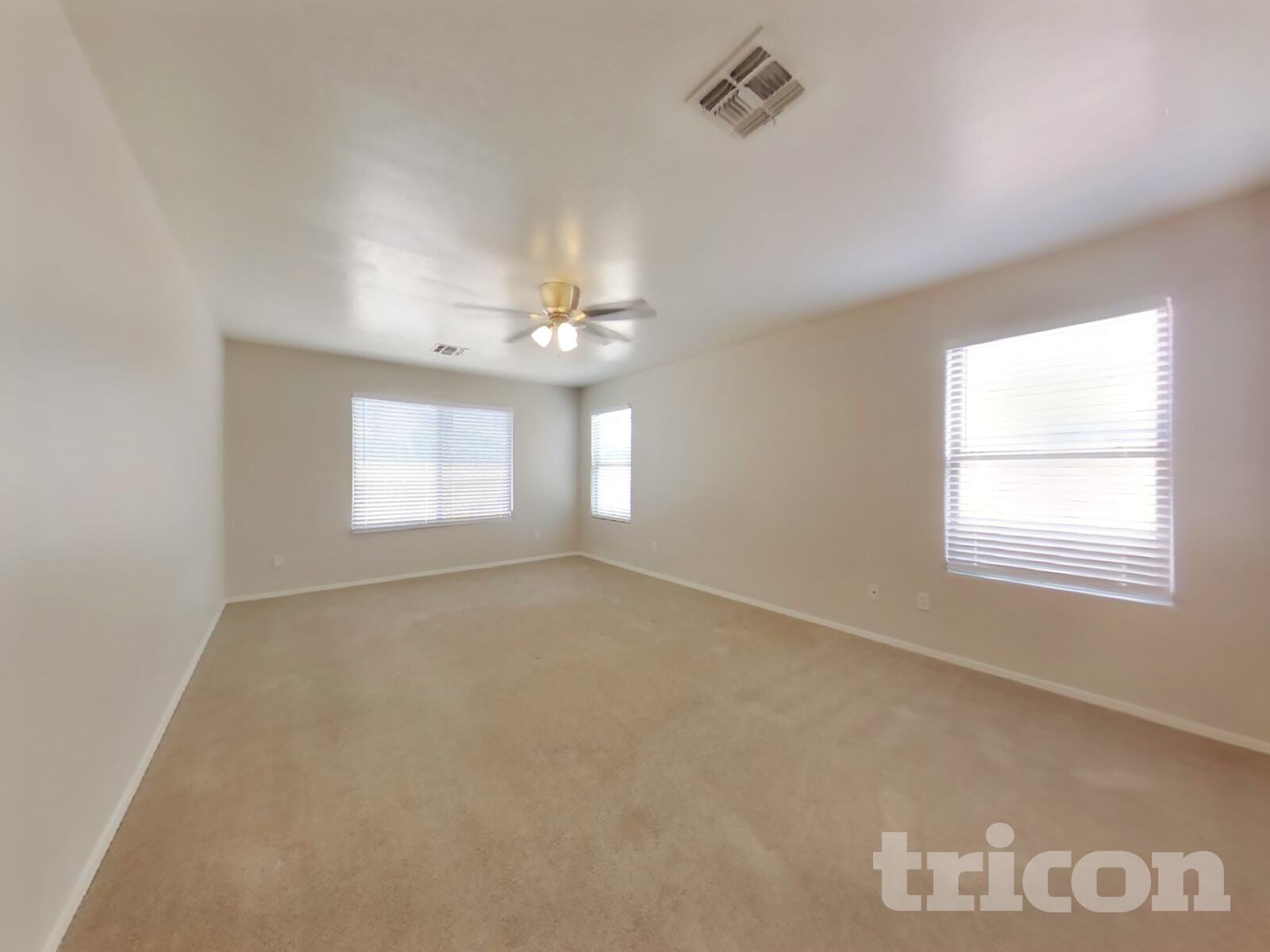 Building Photo - 43714 Cale Dr