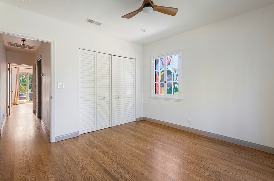 Building Photo - 1169 S Sierra Bonita Ave