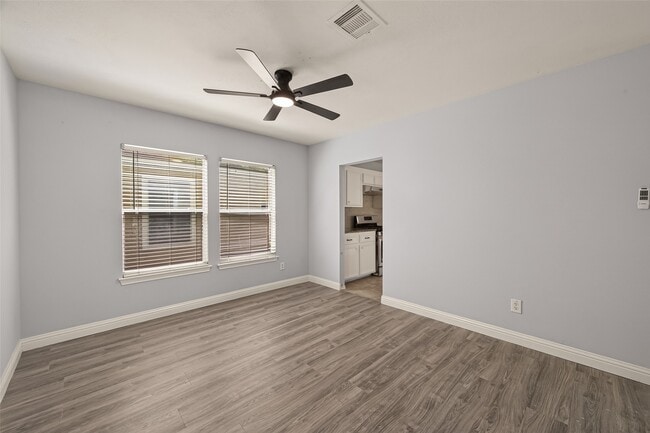 Building Photo - 12819 Wisteria Park Dr