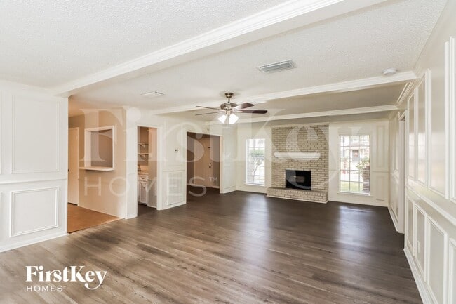 Building Photo - 3823 Glenheather Dr