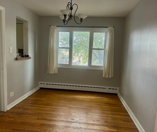 Building Photo - 1555 Monroe Ave