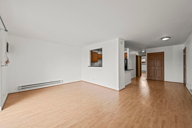 Building Photo - 1348 Geneva Dr