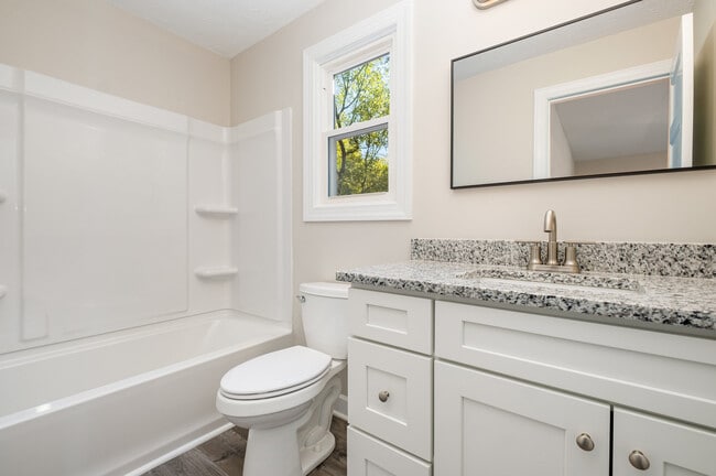 Building Photo - 417 W Coffee St