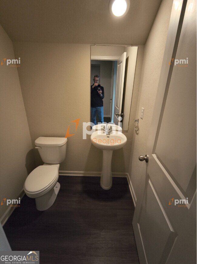 Building Photo - 209 Oliver Dr