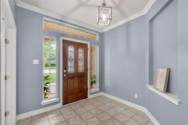 Building Photo - 15041 Calaveras Dr