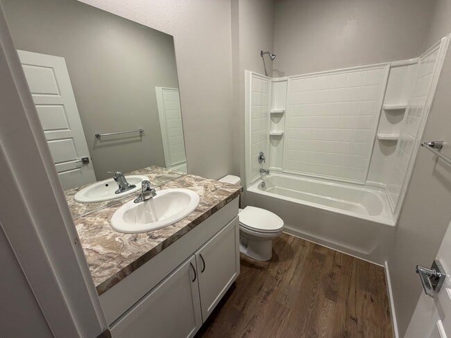 Building Photo - Stunning 3 Bed, 2 Bath Home in Spokane!