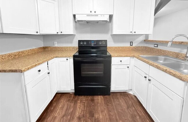 Building Photo - 3 Bed 2 Bath with Raised Deck, Storage Shed, and Fenced Yard