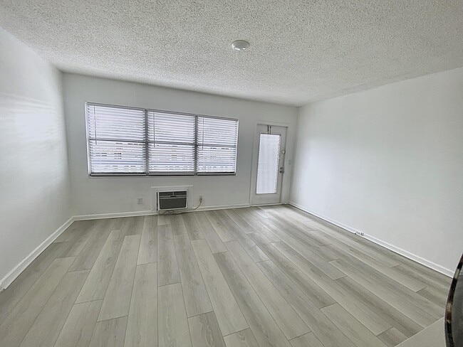 Building Photo - 98 Tilford Pl