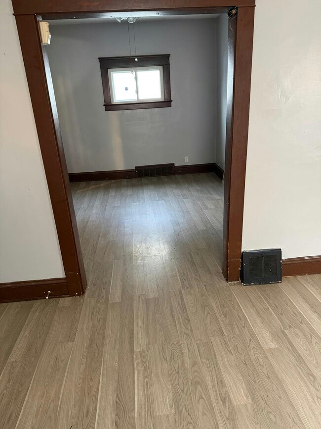 Building Photo - 3631 E 133rd St