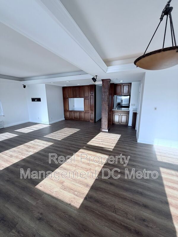 Building Photo - 1316 New Hampshire Ave NW