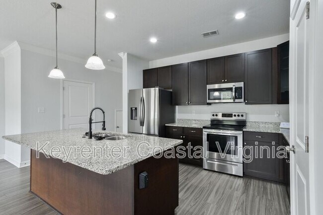 Building Photo - 2115 Belden Ave