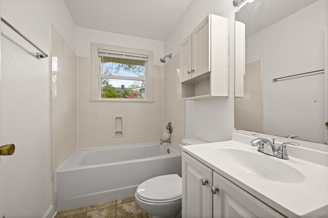 Building Photo - 8955 Alma Dr