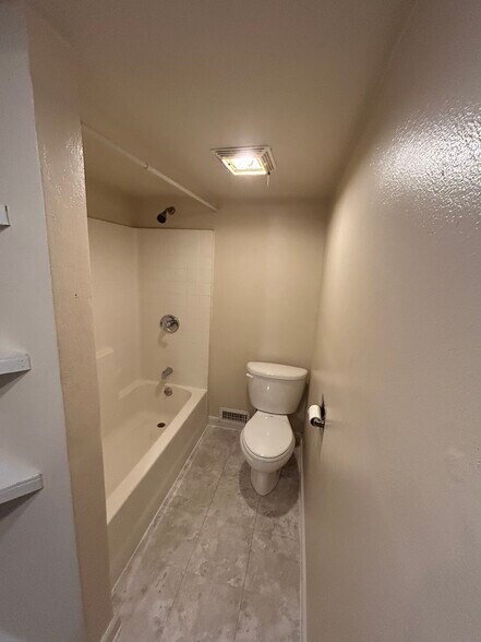 Building Photo - 222 E Evans Ave