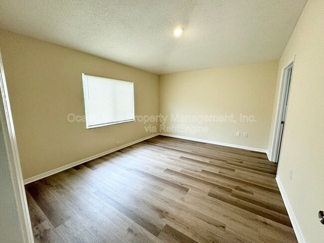 Building Photo - 3006 Summer House Dr