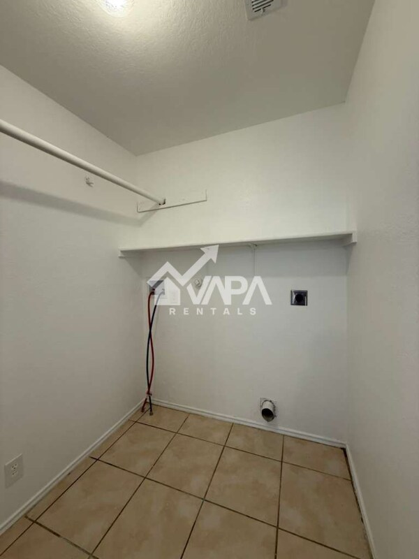 Building Photo - 3719 Candleglenn