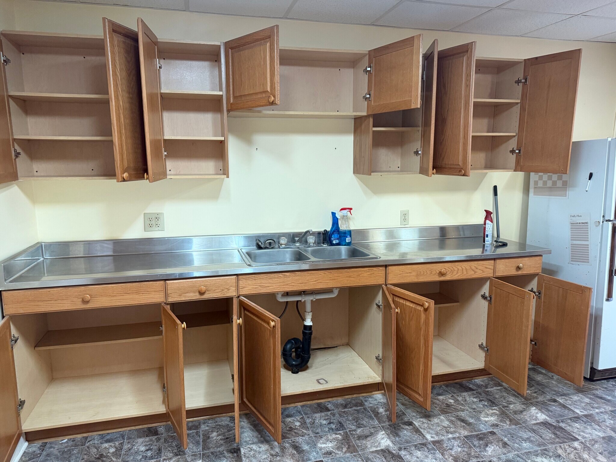 Kitchen - 1126 Charles St