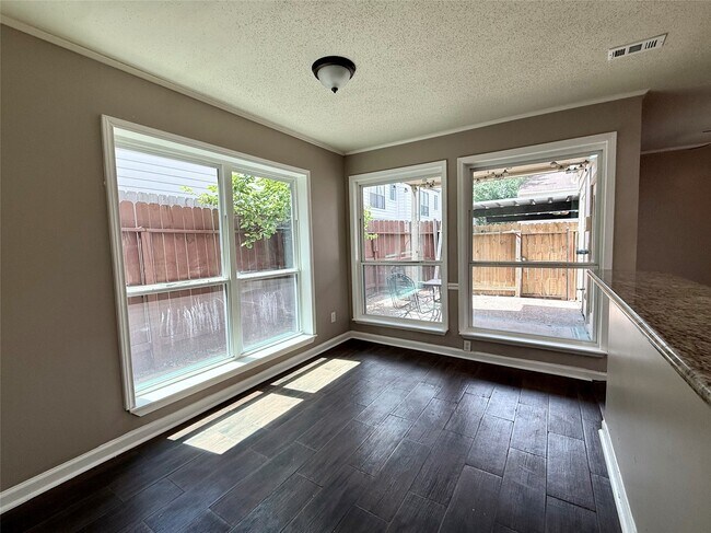 Building Photo - 2517 Bering Dr