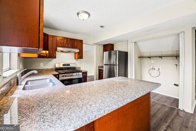 Building Photo - 5100 Rockborough Trail NW