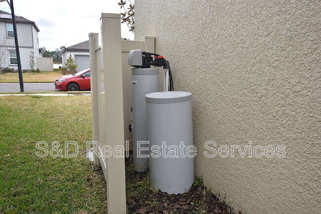 Building Photo - 3857 Capri Coast Dr