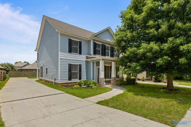 Building Photo - 307 Acorn Grove Ln SW