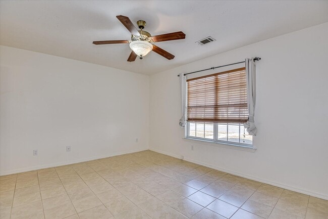 Building Photo - 110 Spring Oak Ln