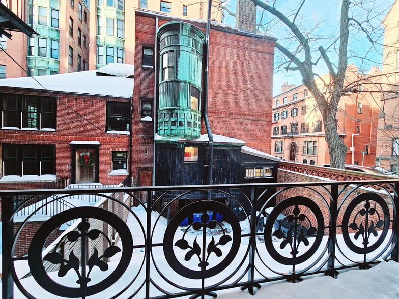 Building Photo - 197 Commonwealth Ave