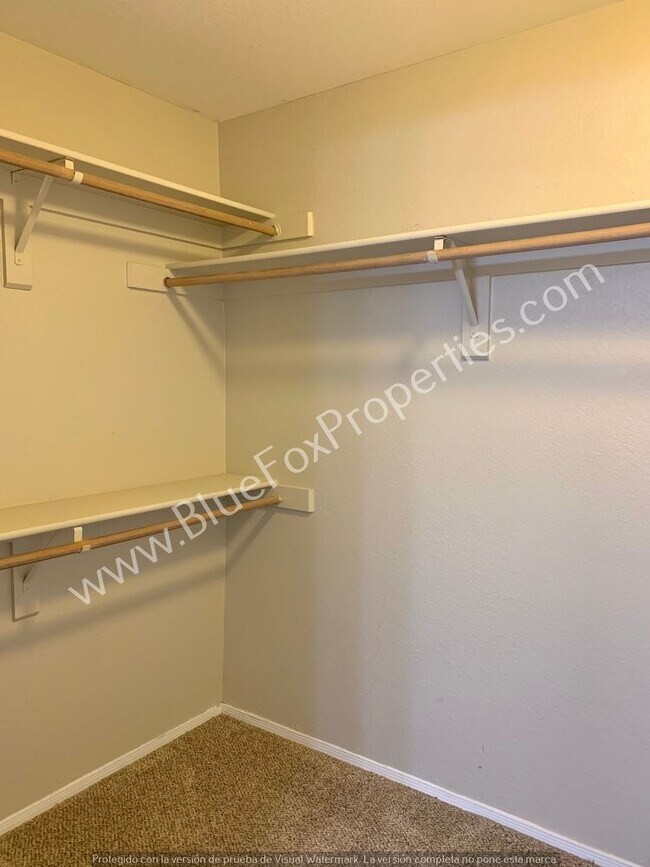 Building Photo - 7255 E Snyder Rd