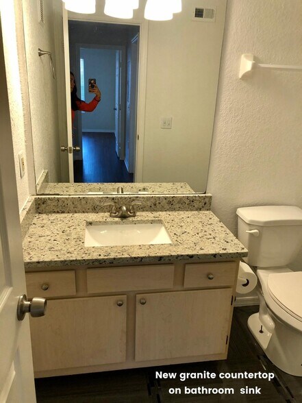 Building Photo - 4200 Summer Landing Dr