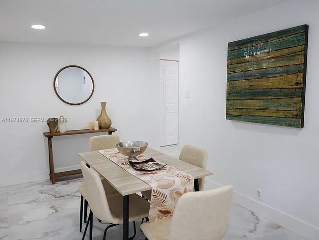 Building Photo - 1649 NE 8th Ave