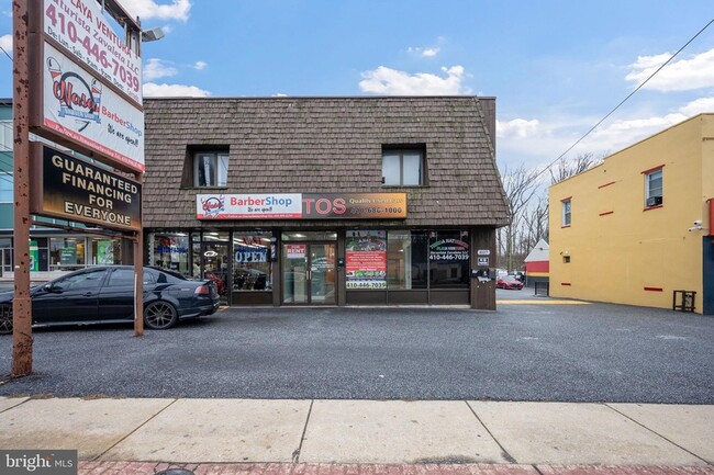 Building Photo - 807 Eastern Blvd