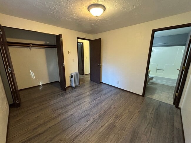 Building Photo - $500 off 1st Month's Rent!!! Charming Home on .25 acre Lot!