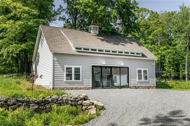 Building Photo - 90 Sharon Mountain Rd