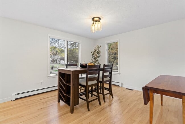 Building Photo - 80 Maura Dr