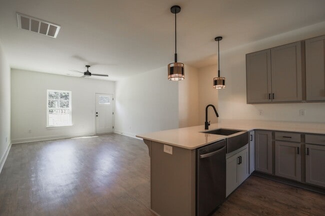 Building Photo - New Build Ready to Rent!