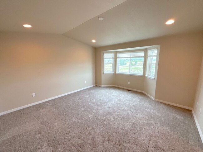 Building Photo - 3 Bedroom Home Available Near S Powers Blv...